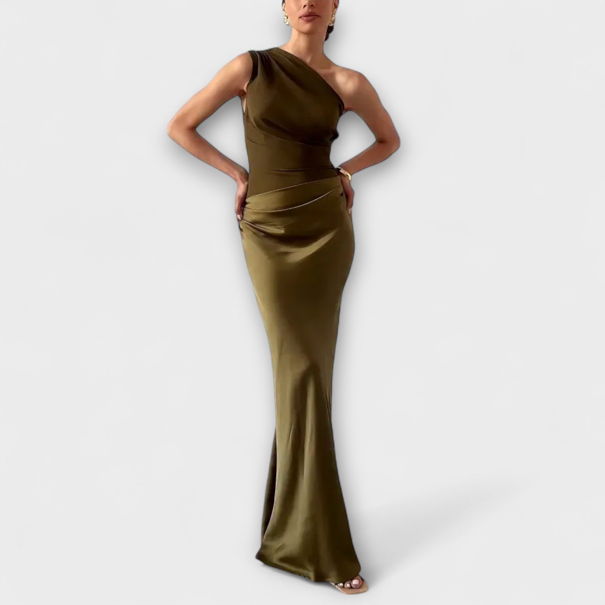 Elegancka sukienka maxi na jedno ramię